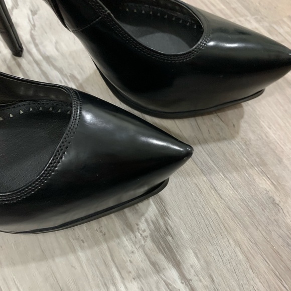 Heels - Picture 3 of 5